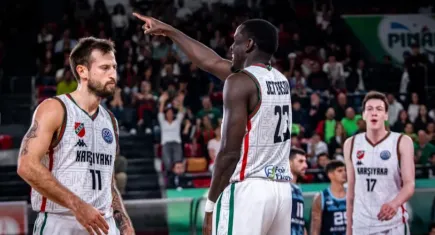 Karşıyaka'da Damien Jefferson ayın oyuncusu seçildi