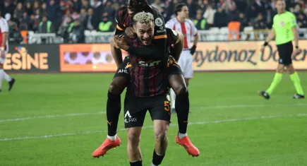 Galatasaray deplasmanda 10 kişiyle geri döndü