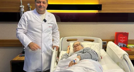 İzmir Ekonomi Üniversitesi Hastanesi’nde başarılı ameliyat sonrası bel ağrılarından kurtuldu