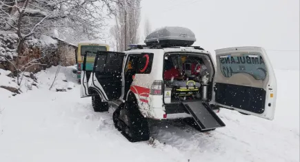 Kar paletli ambulanslar Çankırı’da zorlu kışa meydan okuyor