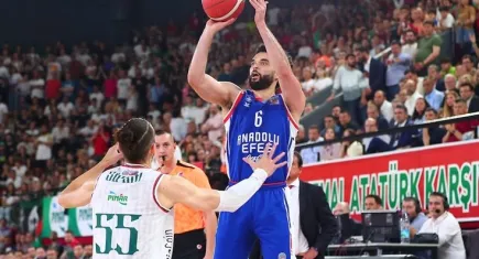 Kaf-Kaf, Anadolu Efes deplasmanında