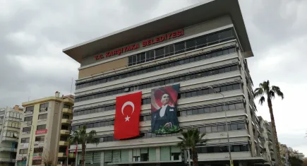 Karşıyaka Belediyesi’nden vefa: 3. Yaş Üniversitesi mezunlarını veriyor