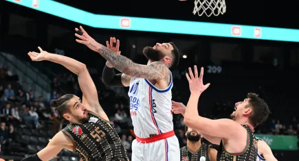 Kaf-Kaf, Anadolu Efes'e kaybetti
