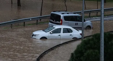 Meteoroloji İzmir’i uyardı: Su baskınları olabilir!