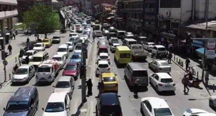 İzmir’de her 4 buçuk kişiye 1 otomobil düşüyor