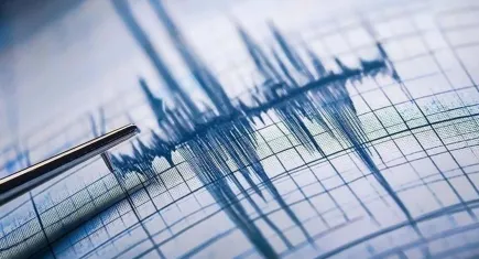 Uzmanlar uyardı: Santorini Adası’nda artan depremler volkanik riskleri tetikliyor