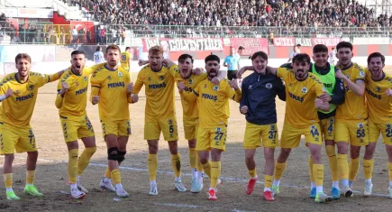 Menemen FK'nın son anda yüzü güldü