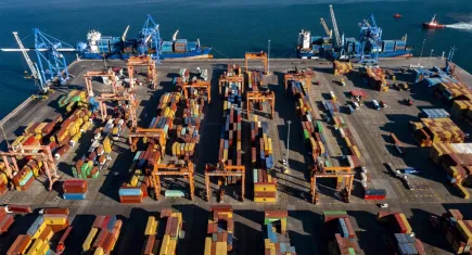 İzmir Limanı yük kaybetmeye devam ediyor