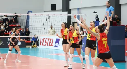 Göztepe voleybolda dörtlü finale kaldı 