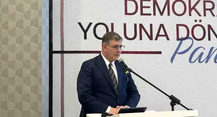 İzmir’den demokrasi çağrısı: Antidemokratik yasalar ve seçim süreçleri ele alındı