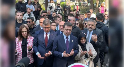 Ekrem İmamoğlu ve CHP İzmir, 8 Mart’ta Zübeyde Hanım’ı andı
