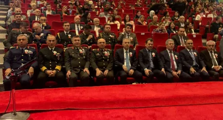 İzmir Valiliği, Çanakkale şehitlerini 110’uncu yılında anma programıyla yad etti