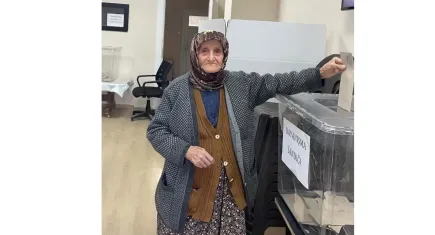 87 yaşındaki vatandaşı örnek gösteren Aslanoğlu’ndan sandığa davet