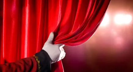 Gerçek hikayelerden esinlenen ‘Kirli Sepeti’ İzmir’de izleyici ile buluşacak