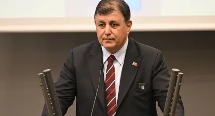 Tugay’dan gazeteci gözaltılarına tepki: Gerçekleri yazdıkları için bu muameleye maruz bırakıldılar