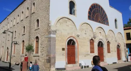 Çeşme’den şiir gösterimine davet
