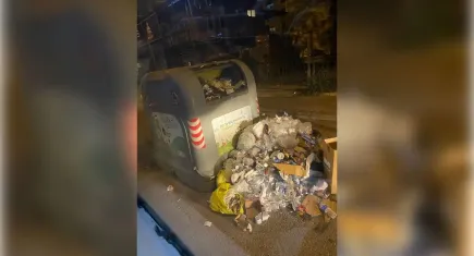 Çiğli’de grev krizi: Hizmet durdu, sokaklar çöp yığınlarıyla doldu