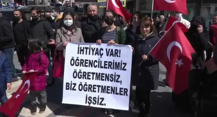 Özel sektör öğretmenleri: Ya taban maaş ya atama