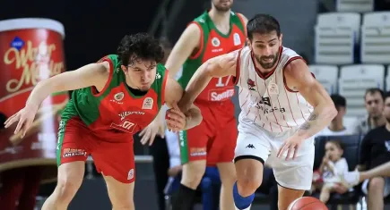 Manisa Basket ligde kaldı