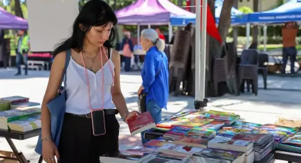 Hasanağa kitap severleri ağırlamaya devam ediyor