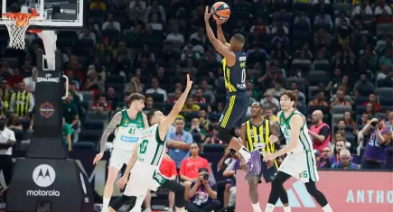 Eski Karşıyakalı Errrick McCollum büyük oynadı 