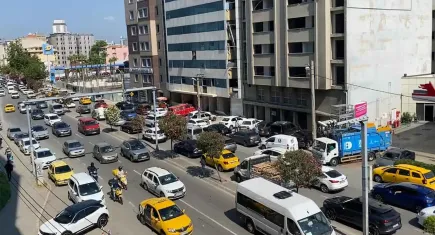 ESHOT kontak kapattı İzmir’de trafik felç oldu 