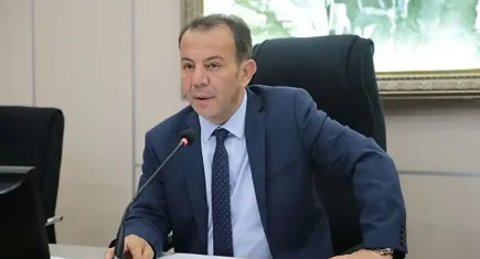 Tanju Özcan’dan İzmir’de grevdeki sendikaya sert sözler: Sarı sendikalar gibi olmuşsunuz