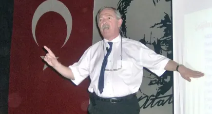 Türk Tabipleri Birliği’nden Prof. Dr. Gazanfer Aksakoğlu’na veda