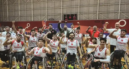 İzmir’in gururları yarı finalde