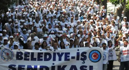 Büyükşehir’de gündem yine işçiler: Belediye-İş tam kadro İzmir’de