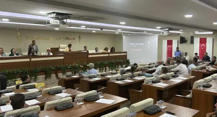 AK Partili Eroğlu’ndan Başkan Kınay’a sert eleştiriler: Karabağlar A.Ş. üzerinden belediyenin parasını dağıtıyorsunuz