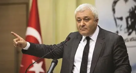 Özkan’dan Bakan Yumaklı’ya mesaj: Çeşme’de yangını söndüremiyorsanız istifa edin