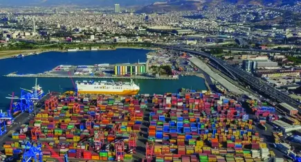 Aliağa yükseliyor, İzmir kan kaybediyor