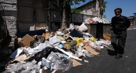 İzmir Konak’ta çöp krizi: Bir haftadır çöpler toplanmıyor, vatandaşlar tepkili!