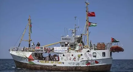 İsrail, alıkoyduğu Hanzala Gemisi’ndeki aktivistleri Aşdod Limanı’na götürdü