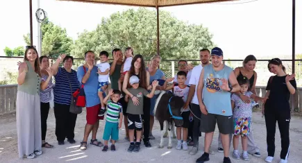 Özel çocuklar Çeşme’de atlar ile bir araya geldi