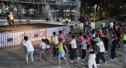 Torbalı’da gece pazarı hız kesmiyor