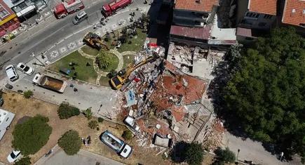 Sındırgı depreminde yıkılan binanın sahibi tutuklandı