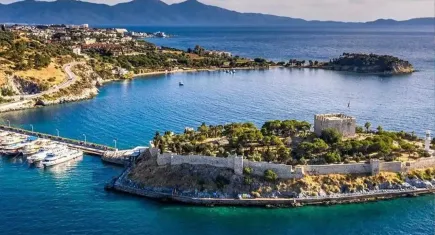 Kuşadası’nda keşif zamanı: Tarihi güzellikler, masmavi plajlar ve saklı koylar
