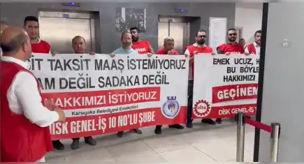 Karşıyaka Belediyesi işçileri 21 gündür eylemde: İşimize gelirken çocuklarımızın kent kartını kullanıyoruz
