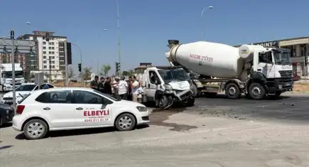Hatay’da feci kaza: Otomobil ile çekici çarpıştı! 3 ölü 3 yaralı