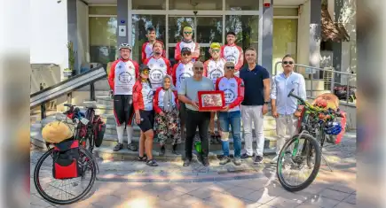 Bornova Belediyesi’nden İzmir’in kurtuluşunun 103’üncü yılına özel anlamlı bisiklet turu