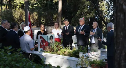 Mutlu’dan Kadifekale Hava Şehitliği’ne ziyaret 