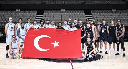 Petkimspor, hazırlık maçında Beşiktaş’a kaybetti 