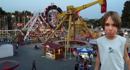 Fuarda duygusal anlar: Çocuk lunapark kalktı diye ağladı