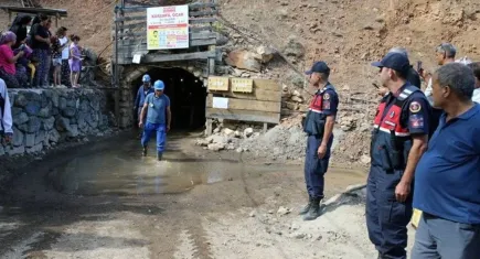 Krom madeninden kurtarılan işçi hayatını kaybetti