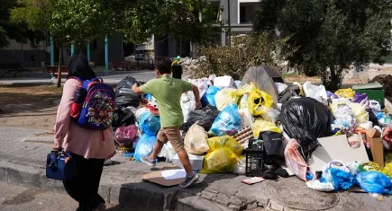 Karşıyaka’da çöp dağları büyüyor: Eylem bitti, koku bitmedi vatandaş isyanda!