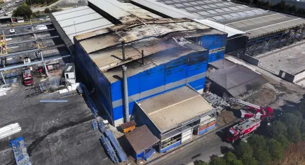 İzmir'de yangın: Aliağa’daki fabrikada çıkan yangın söndürüldü