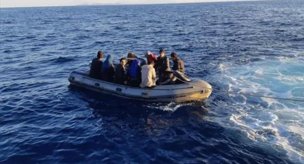 İzmir açıklarında 31 göçmen kurtarıldı