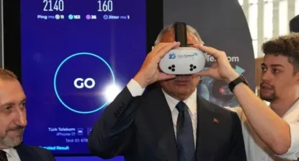 AKM’de geleceğin sanat deneyimi: 5G ile VR gösterim keyfi başladı